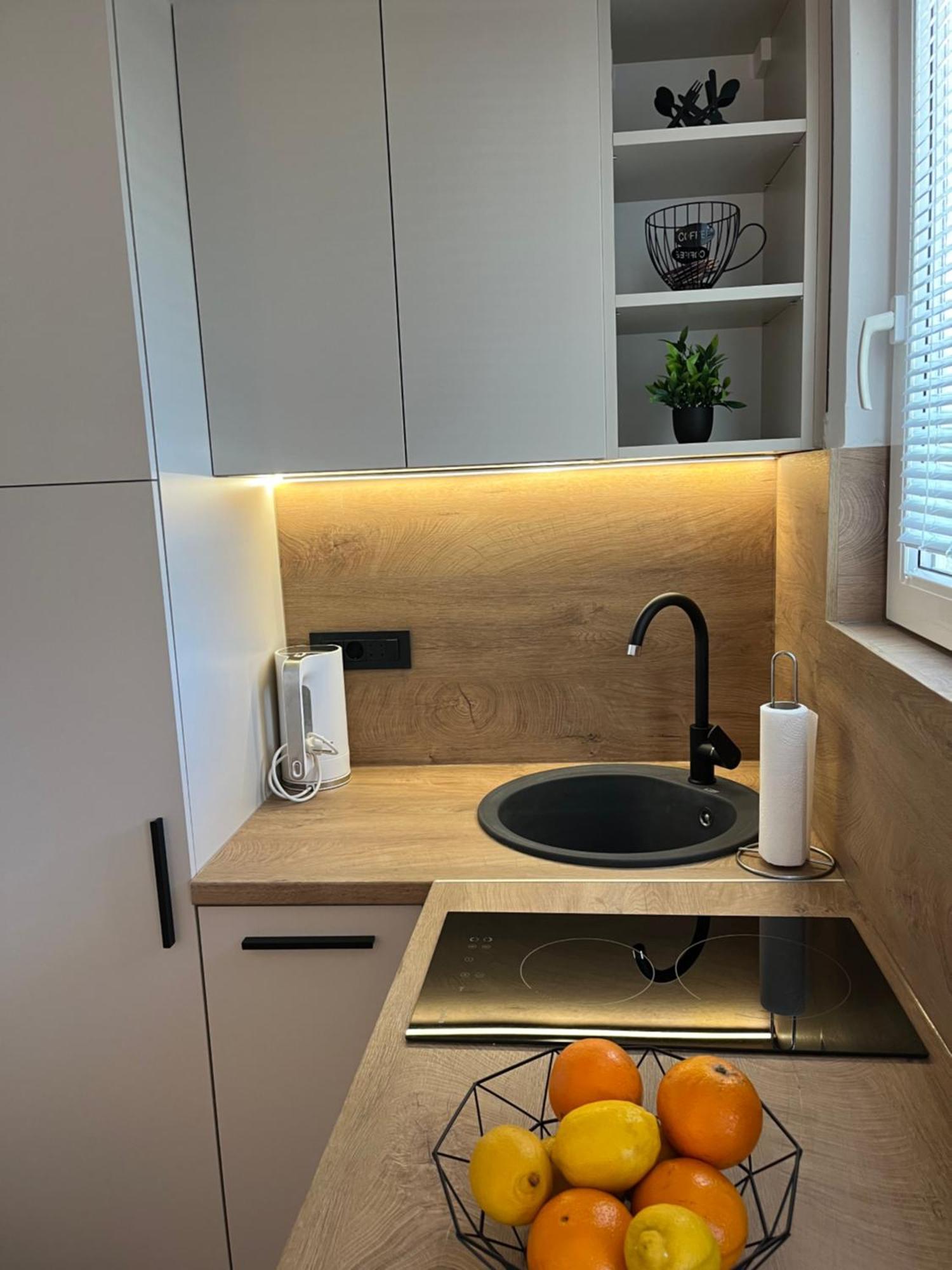 Apartmani Tomeri Starigrad Paklenica Zewnętrze zdjęcie