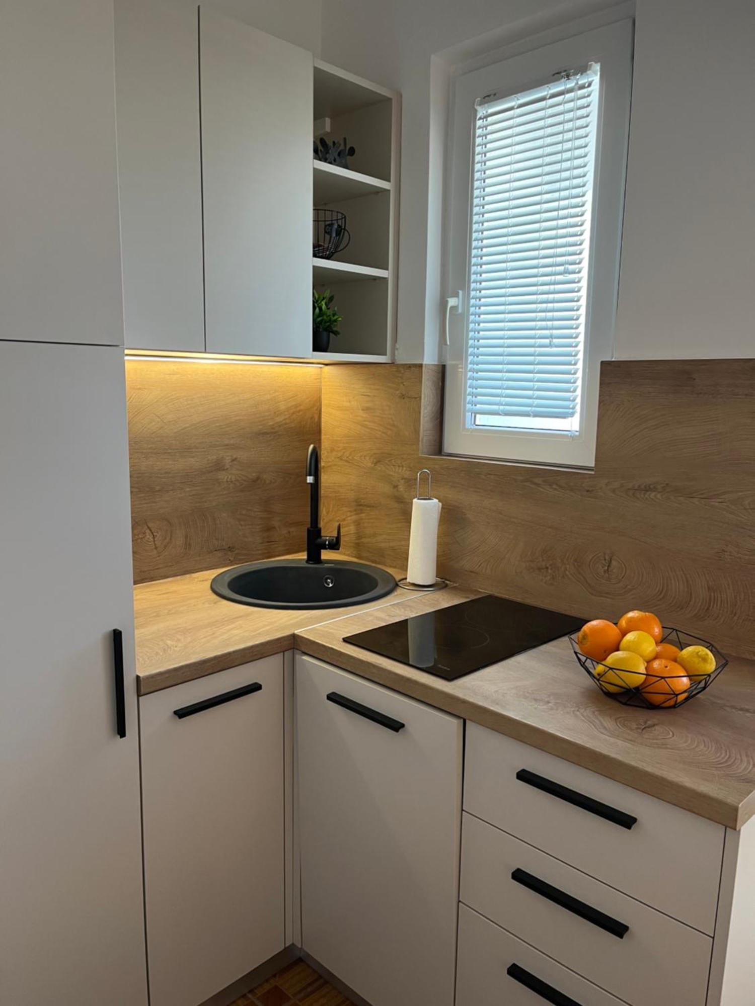 Apartmani Tomeri Starigrad Paklenica Zewnętrze zdjęcie