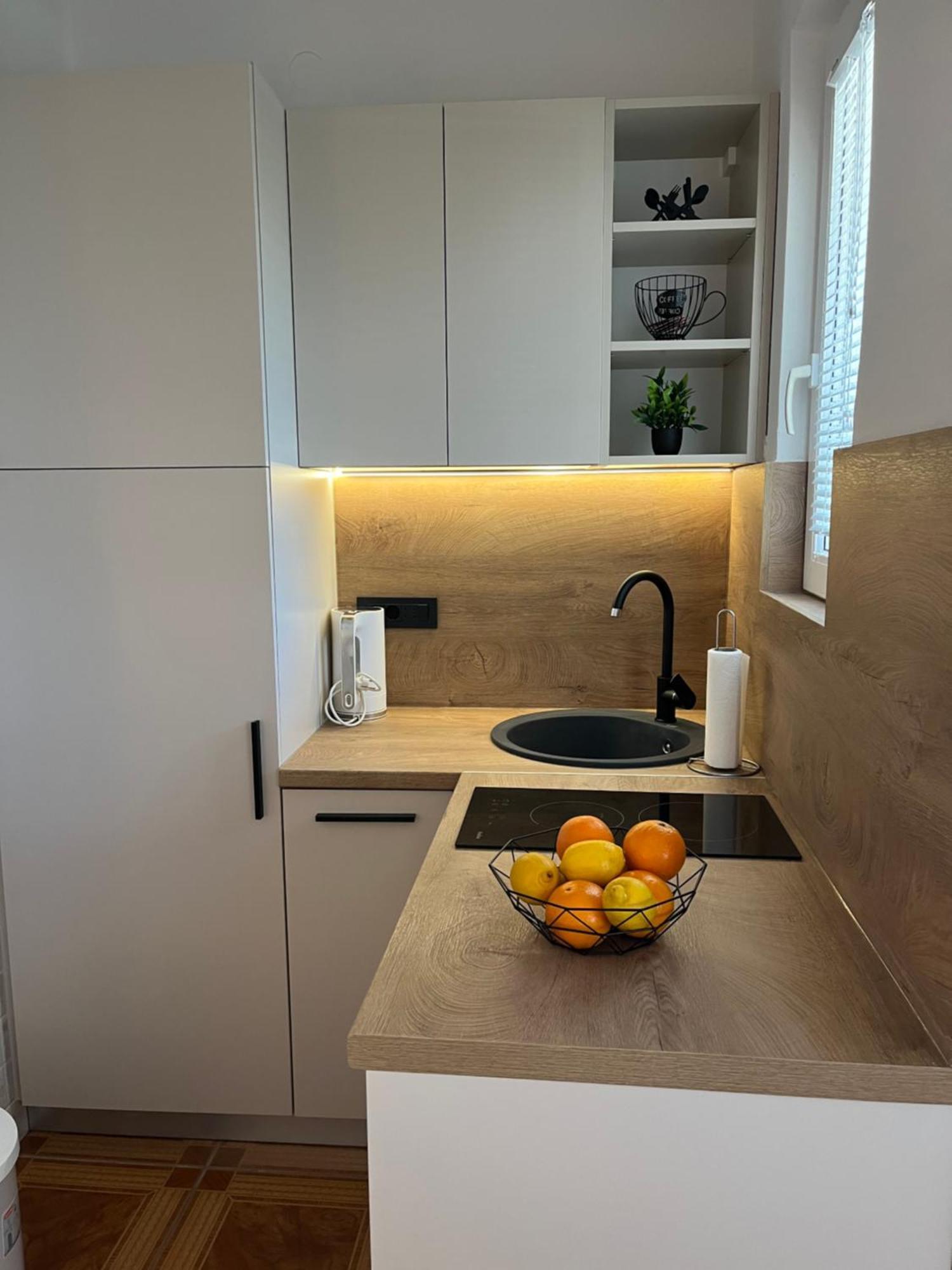 Apartmani Tomeri Starigrad Paklenica Zewnętrze zdjęcie